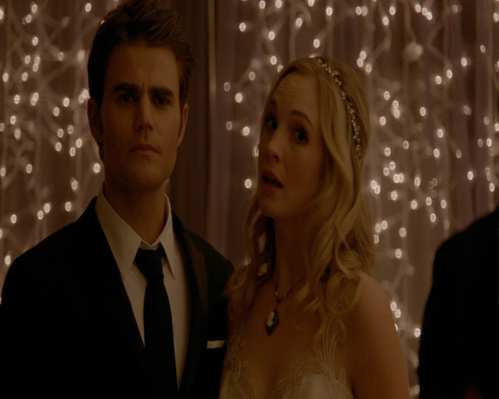 VampireDiaries-dot-nl_VampireDiaries-8x15WerePlanningAJuneWedding1902.jpg