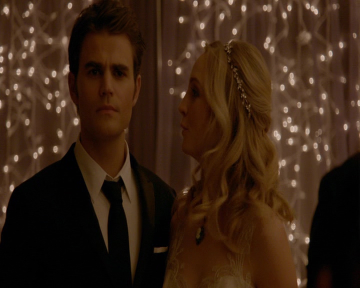 VampireDiaries-dot-nl_VampireDiaries-8x15WerePlanningAJuneWedding1903.jpg