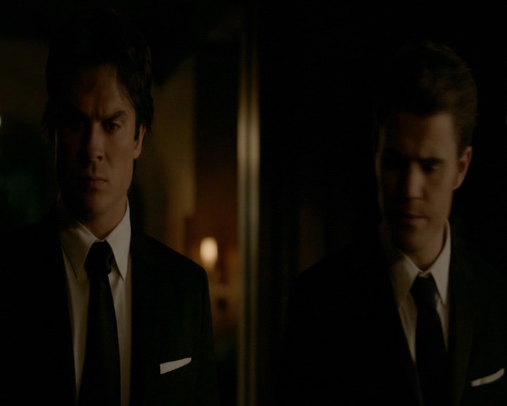 VampireDiaries-dot-nl_VampireDiaries-8x16IWasFeelingEpic0412.jpg