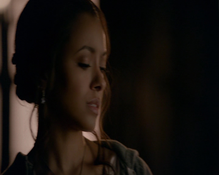 VampireDiaries-dot-nl_VampireDiaries-8x16IWasFeelingEpic0785.jpg