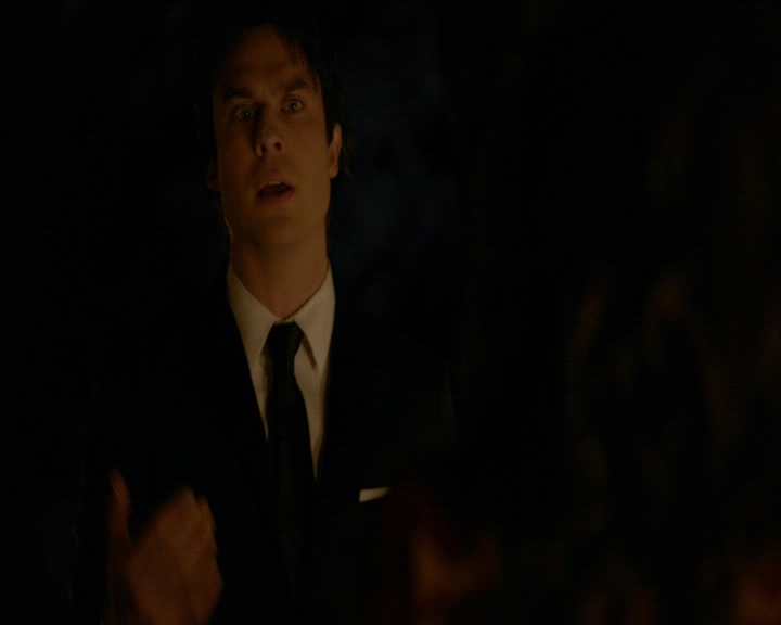 VampireDiaries-dot-nl_VampireDiaries-8x16IWasFeelingEpic0972.jpg