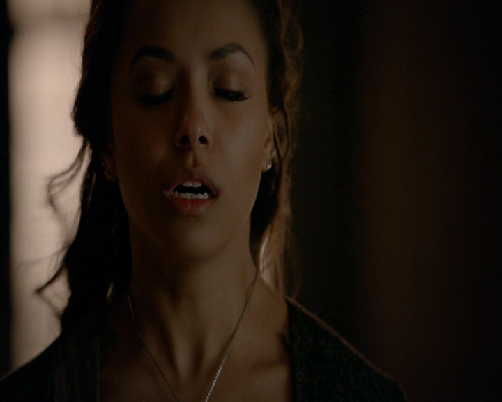 VampireDiaries-dot-nl_VampireDiaries-8x16IWasFeelingEpic1320.jpg