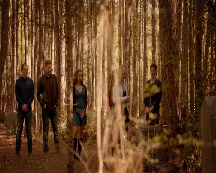 VampireDiaries-dot-nl_VampireDiaries-8x16IWasFeelingEpic2066.jpg