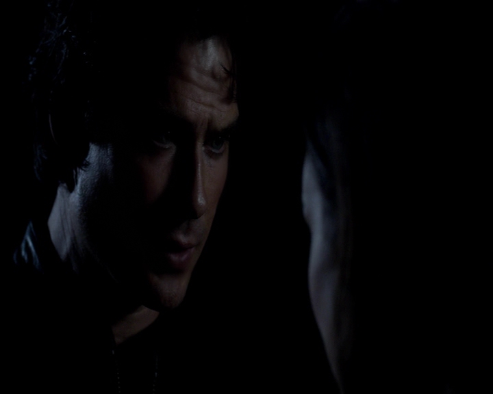 VampireDiaries-dot-nl_VampireDiaries-8x03YouDecidedThatIWasWorthSaving-deletedscenes0014.jpg