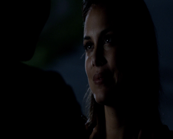 VampireDiaries-dot-nl_VampireDiaries-8x03YouDecidedThatIWasWorthSaving-deletedscenes0019.jpg