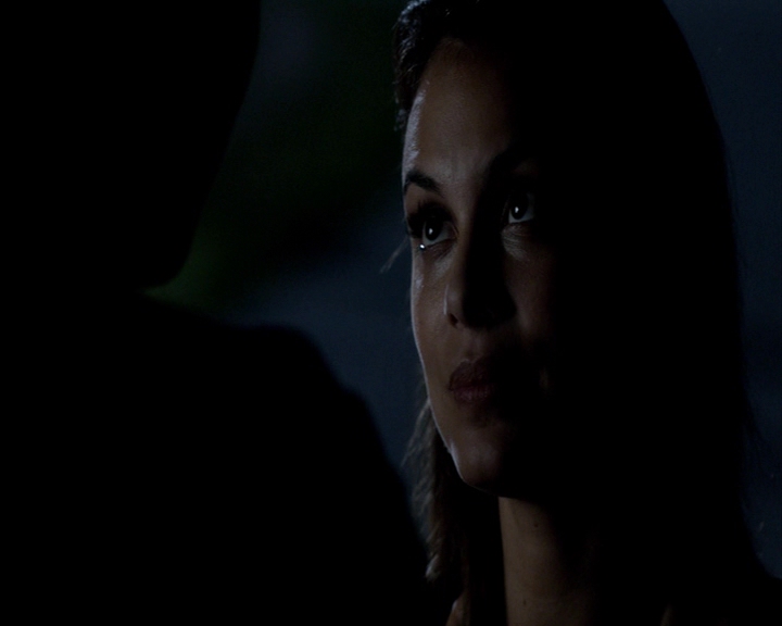 VampireDiaries-dot-nl_VampireDiaries-8x03YouDecidedThatIWasWorthSaving-deletedscenes0022.jpg