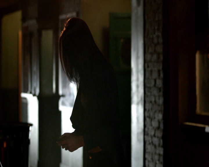 VampireDiaries-dot-nl_VampireDiaries-8x04AnEternityOfMisery-deletedscenes0003.jpg