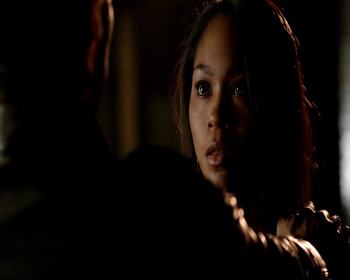 VampireDiaries-dot-nl_VampireDiaries-8x04AnEternityOfMisery-deletedscenes0027.jpg