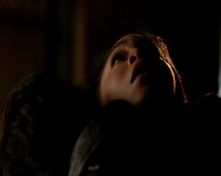 VampireDiaries-dot-nl_VampireDiaries-8x04AnEternityOfMisery-deletedscenes0039.jpg