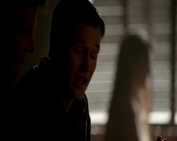 VampireDiaries-dot-nl_VampireDiaries-8x05ComingHomeWasAMistake-deletedscenes0037.jpg