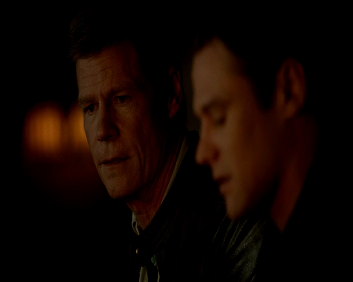 VampireDiaries-dot-nl_VampireDiaries-8x05ComingHomeWasAMistake-deletedscenes0044.jpg