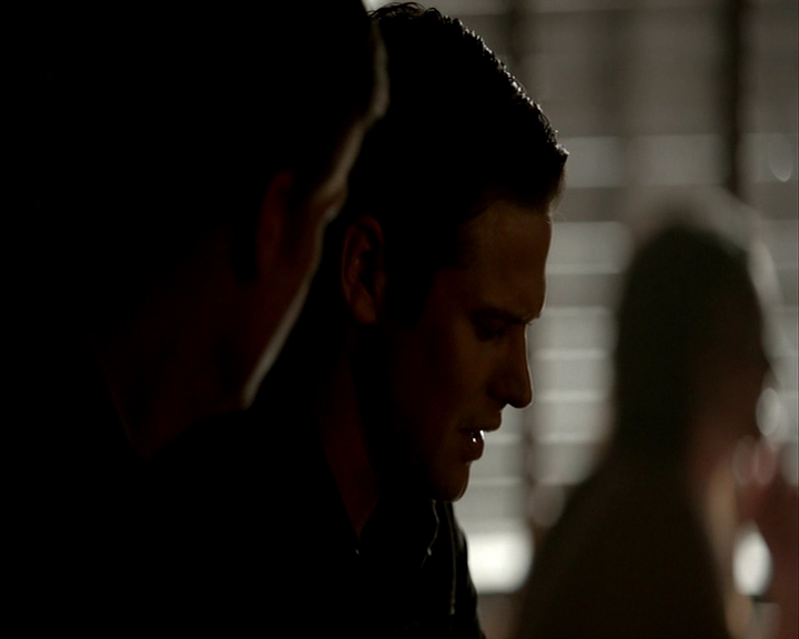 VampireDiaries-dot-nl_VampireDiaries-8x05ComingHomeWasAMistake-deletedscenes0051.jpg