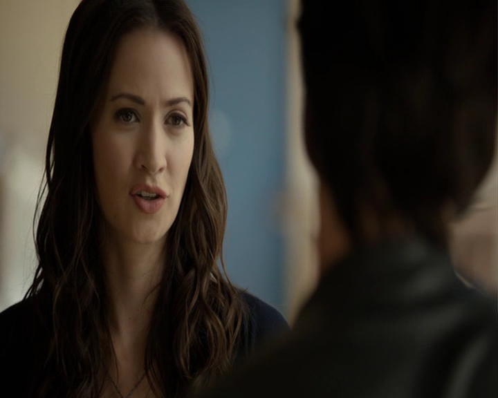 VampireDiaries-dot-nl_VampireDiaries-8x06DetouredOnSomeRandomBackwoodsPathToHell-deletedscenes0065.jpg