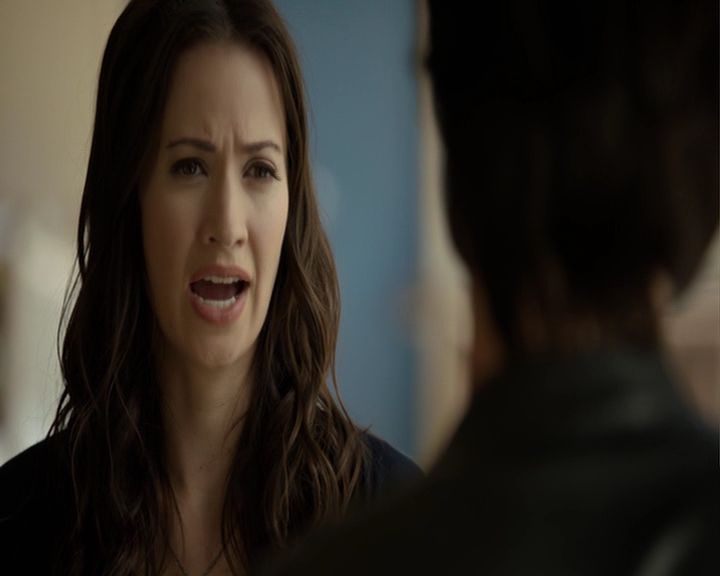 VampireDiaries-dot-nl_VampireDiaries-8x06DetouredOnSomeRandomBackwoodsPathToHell-deletedscenes0066.jpg