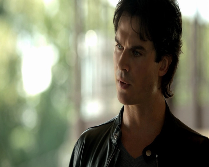 VampireDiaries-dot-nl_VampireDiaries-8x06DetouredOnSomeRandomBackwoodsPathToHell-deletedscenes0075.jpg