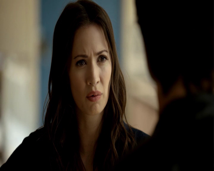 VampireDiaries-dot-nl_VampireDiaries-8x06DetouredOnSomeRandomBackwoodsPathToHell-deletedscenes0083.jpg