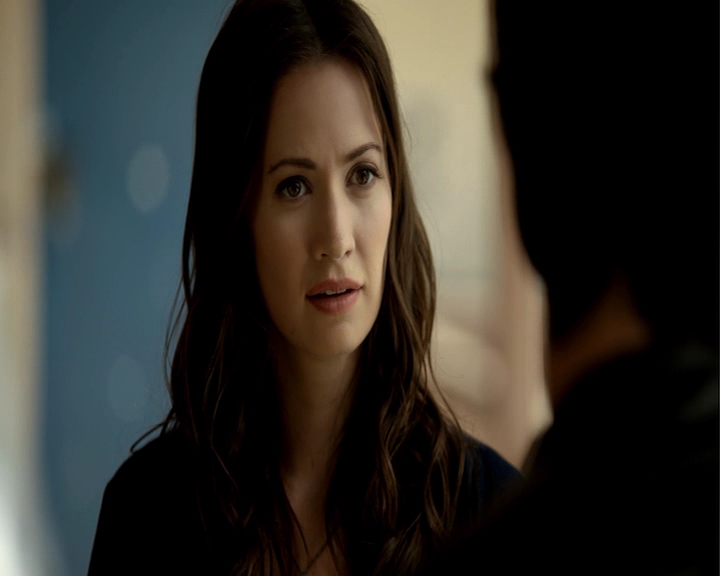 VampireDiaries-dot-nl_VampireDiaries-8x06DetouredOnSomeRandomBackwoodsPathToHell-deletedscenes0090.jpg