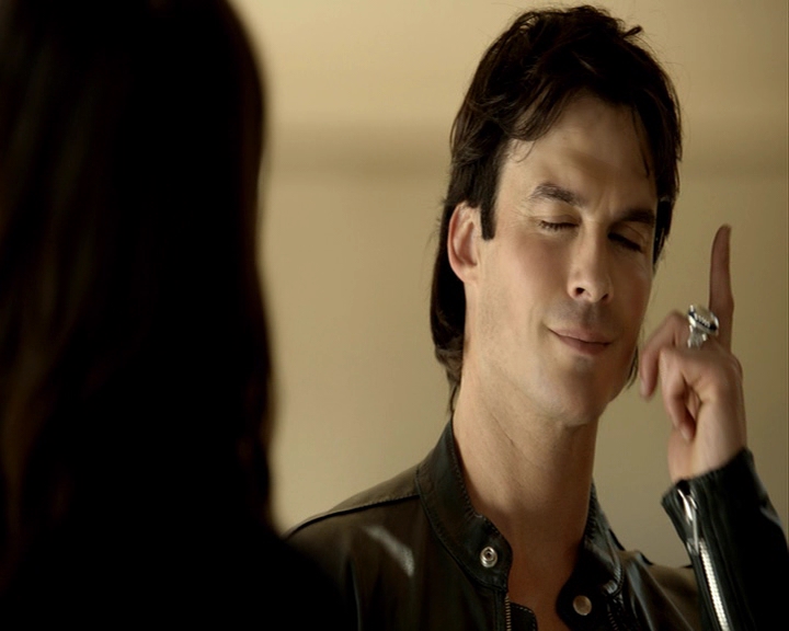 VampireDiaries-dot-nl_VampireDiaries-8x06DetouredOnSomeRandomBackwoodsPathToHell-deletedscenes0093.jpg