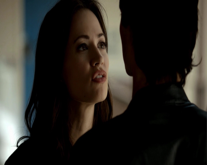 VampireDiaries-dot-nl_VampireDiaries-8x06DetouredOnSomeRandomBackwoodsPathToHell-deletedscenes0103.jpg