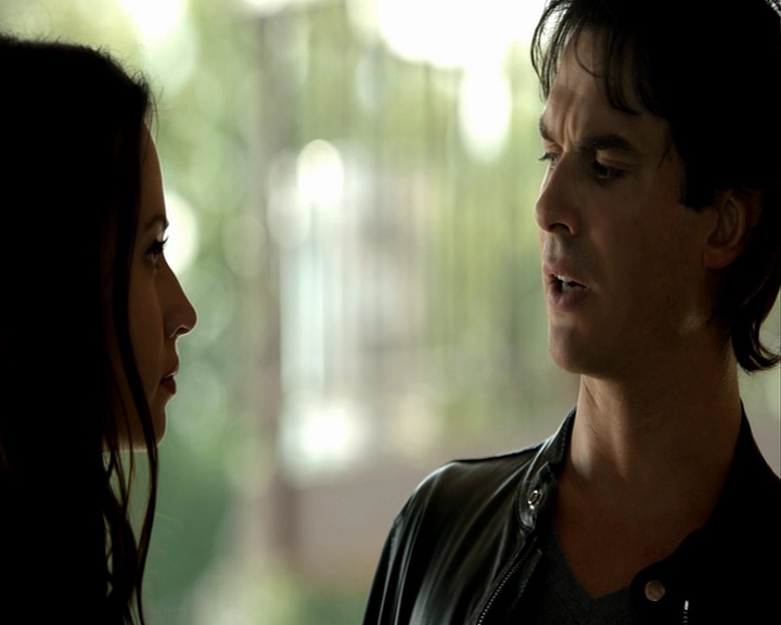 VampireDiaries-dot-nl_VampireDiaries-8x06DetouredOnSomeRandomBackwoodsPathToHell-deletedscenes0109.jpg