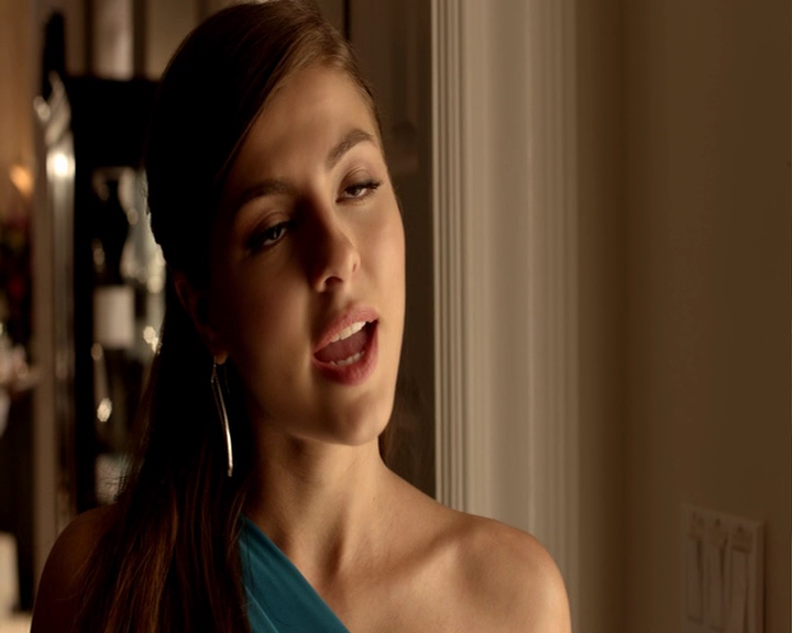 VampireDiaries-dot-nl_VampireDiaries-8x09TheSimpleIntimacyOfTheNearTouch-deletedscene0001.jpg