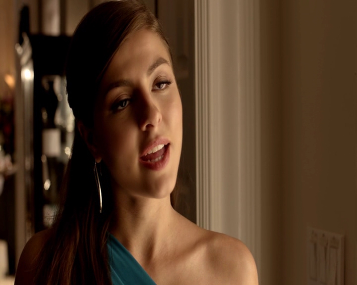 VampireDiaries-dot-nl_VampireDiaries-8x09TheSimpleIntimacyOfTheNearTouch-deletedscene0002.jpg