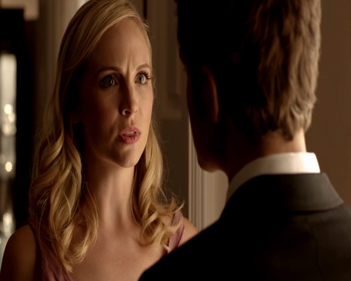 VampireDiaries-dot-nl_VampireDiaries-8x09TheSimpleIntimacyOfTheNearTouch-deletedscene0017.jpg