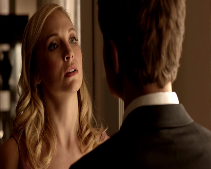 VampireDiaries-dot-nl_VampireDiaries-8x09TheSimpleIntimacyOfTheNearTouch-deletedscene0020.jpg