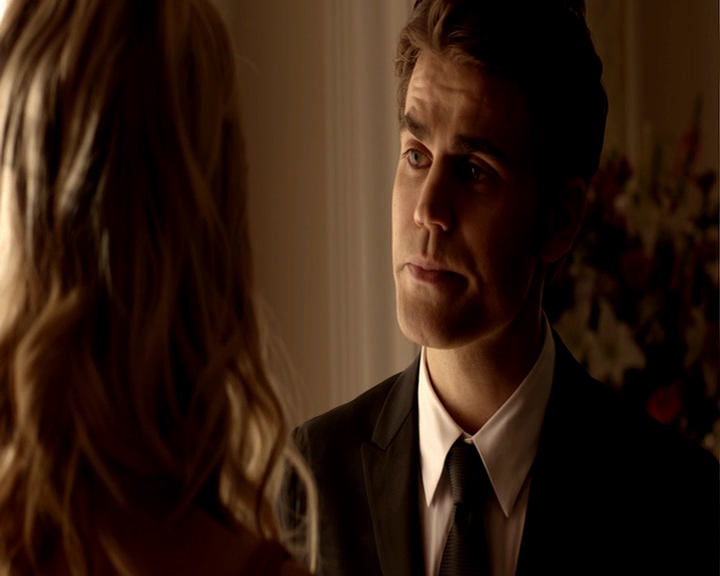 VampireDiaries-dot-nl_VampireDiaries-8x09TheSimpleIntimacyOfTheNearTouch-deletedscene0027.jpg