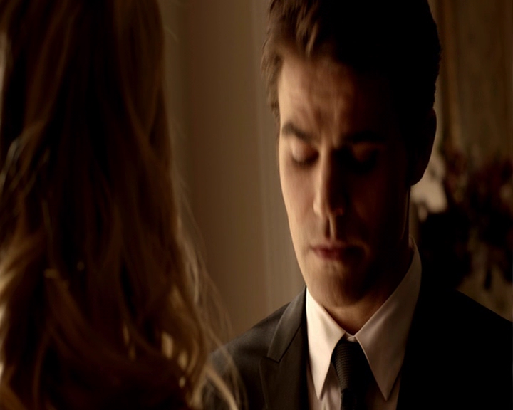 VampireDiaries-dot-nl_VampireDiaries-8x09TheSimpleIntimacyOfTheNearTouch-deletedscene0033.jpg