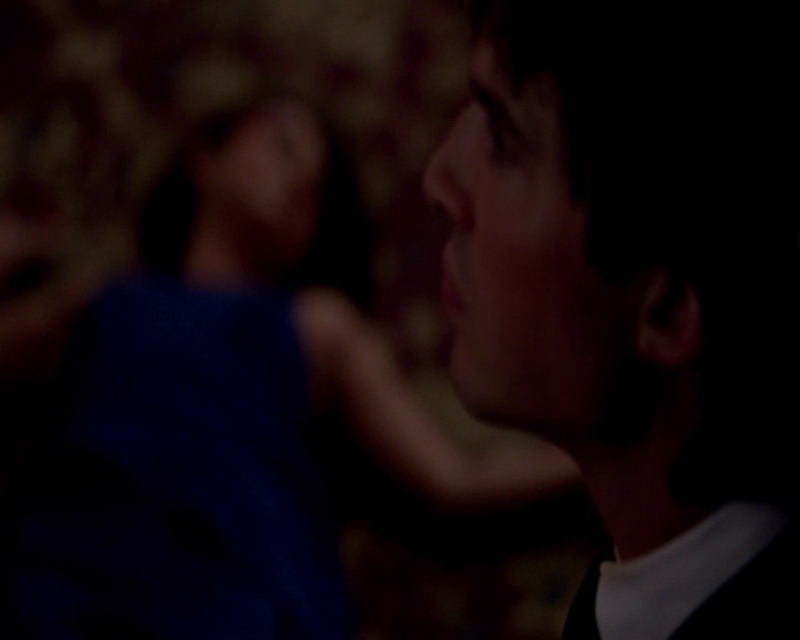 VampireDiaries-dot-nl_VampireDiaries-8x09TheSimpleIntimacyOfTheNearTouch-deletedscene0075.jpg