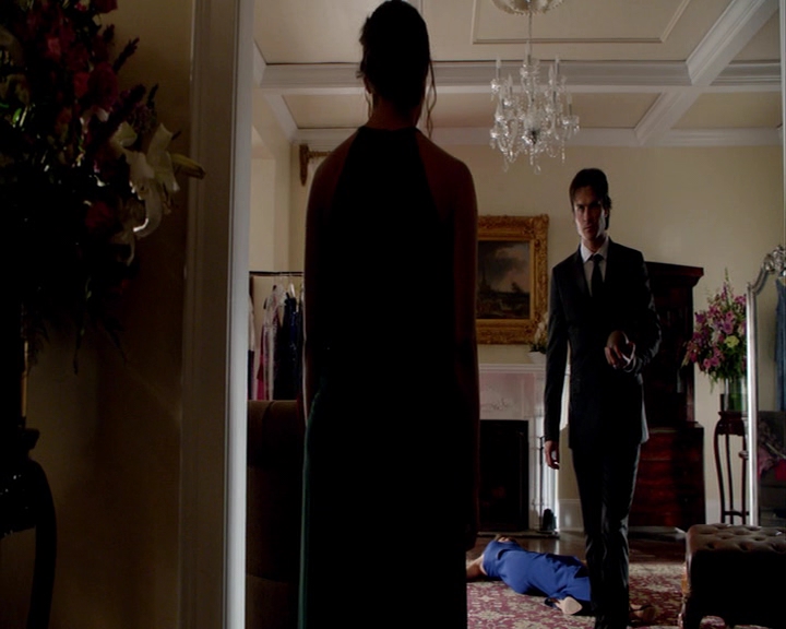 VampireDiaries-dot-nl_VampireDiaries-8x09TheSimpleIntimacyOfTheNearTouch-deletedscene0080.jpg