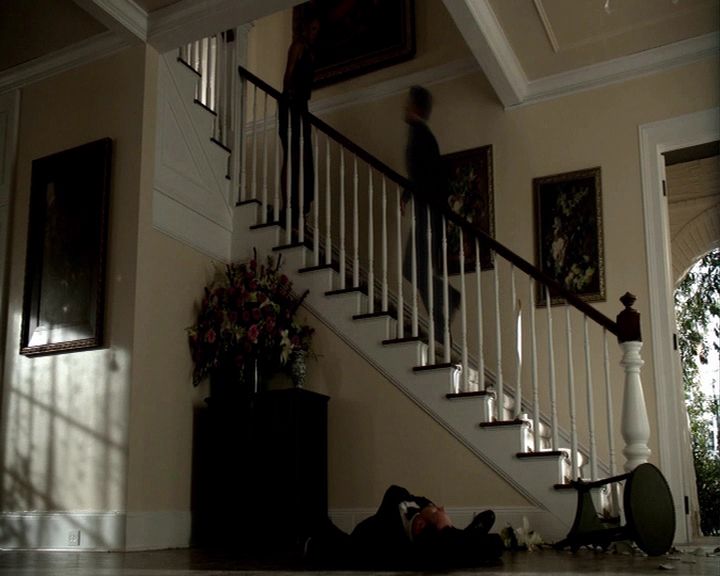 VampireDiaries-dot-nl_VampireDiaries-8x09TheSimpleIntimacyOfTheNearTouch-deletedscene0108.jpg