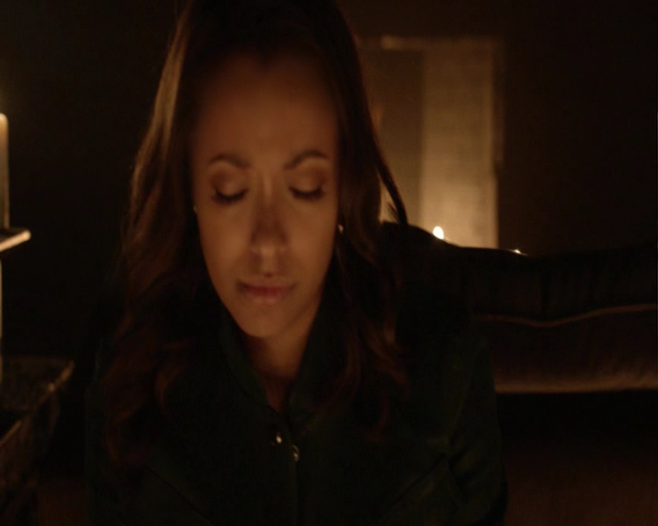 VampireDiaries-dot-nl_VampireDiaries-8x14ItsBeenAHellOfARide-deletedscenes0081.jpg