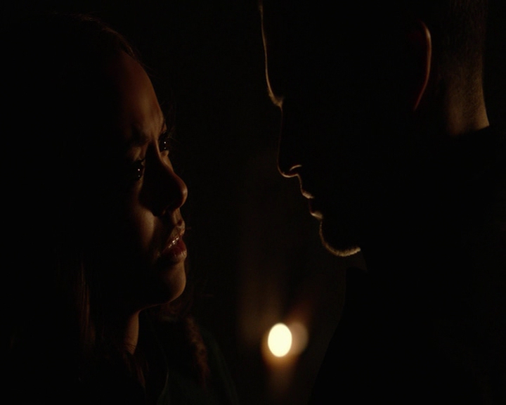 VampireDiaries-dot-nl_VampireDiaries-8x14ItsBeenAHellOfARide-deletedscenes0141.jpg
