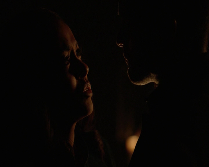 VampireDiaries-dot-nl_VampireDiaries-8x14ItsBeenAHellOfARide-deletedscenes0145.jpg