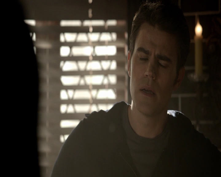 VampireDiaries-dot-nl_VampireDiaries-8x15WherePlanningAJuneWedding-deletedscenes0029.jpg