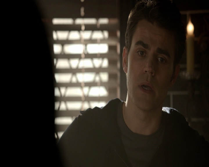 VampireDiaries-dot-nl_VampireDiaries-8x15WherePlanningAJuneWedding-deletedscenes0032.jpg