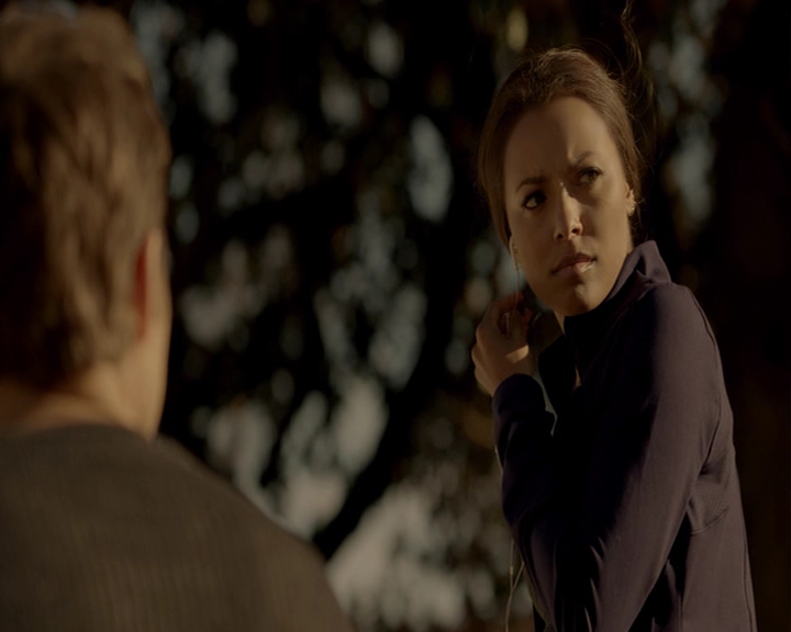 VampireDiaries-dot-nl_VampireDiaries-8x15WherePlanningAJuneWedding-deletedscenes0062.jpg