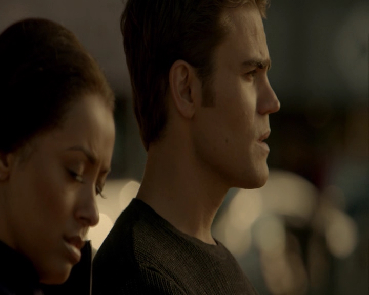 VampireDiaries-dot-nl_VampireDiaries-8x15WherePlanningAJuneWedding-deletedscenes0075.jpg