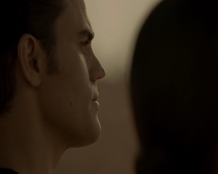 VampireDiaries-dot-nl_VampireDiaries-8x15WherePlanningAJuneWedding-deletedscenes0107.jpg