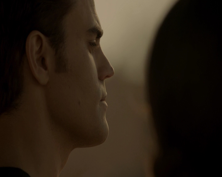 VampireDiaries-dot-nl_VampireDiaries-8x15WherePlanningAJuneWedding-deletedscenes0108.jpg