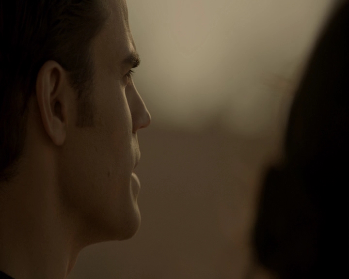 VampireDiaries-dot-nl_VampireDiaries-8x15WherePlanningAJuneWedding-deletedscenes0116.jpg