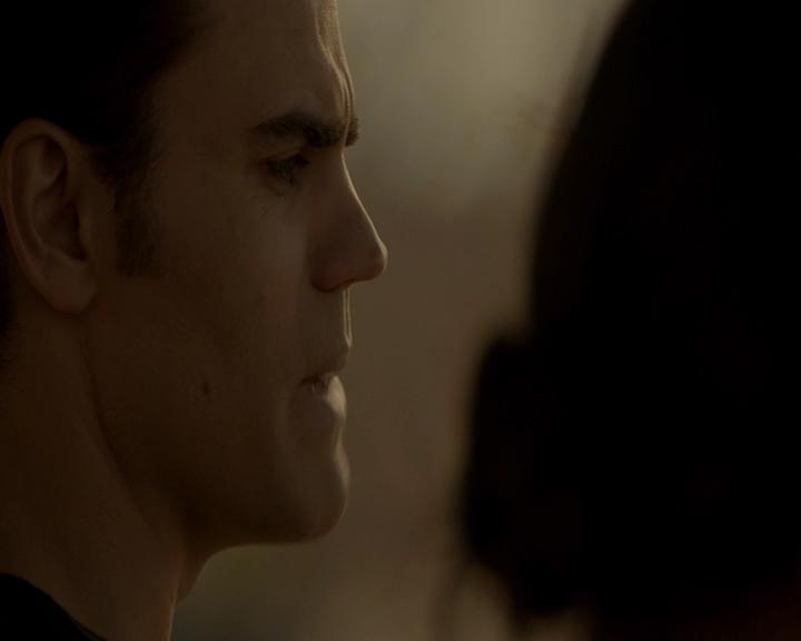 VampireDiaries-dot-nl_VampireDiaries-8x15WherePlanningAJuneWedding-deletedscenes0121.jpg