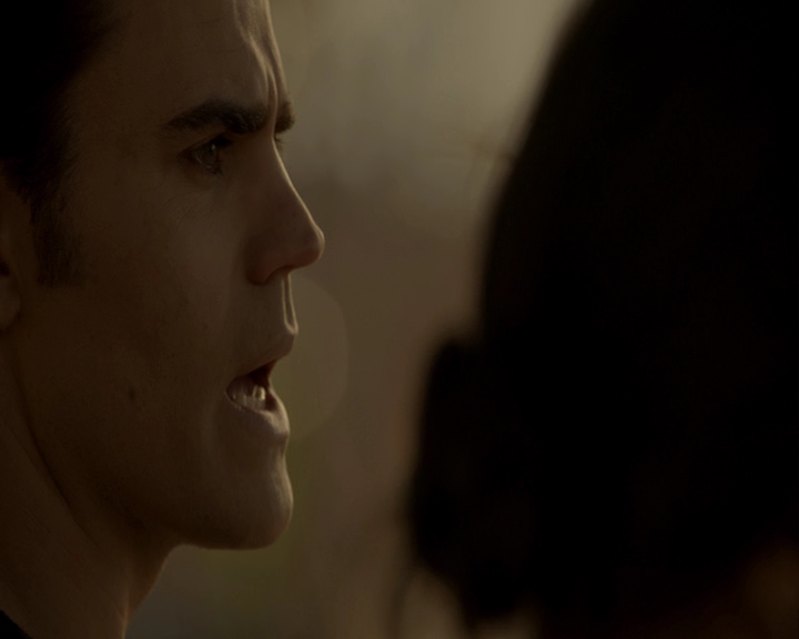 VampireDiaries-dot-nl_VampireDiaries-8x15WherePlanningAJuneWedding-deletedscenes0122.jpg