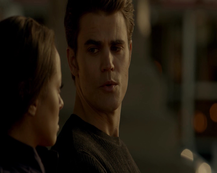 VampireDiaries-dot-nl_VampireDiaries-8x15WherePlanningAJuneWedding-deletedscenes0137.jpg