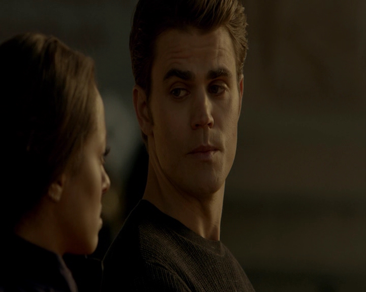 VampireDiaries-dot-nl_VampireDiaries-8x15WherePlanningAJuneWedding-deletedscenes0141.jpg