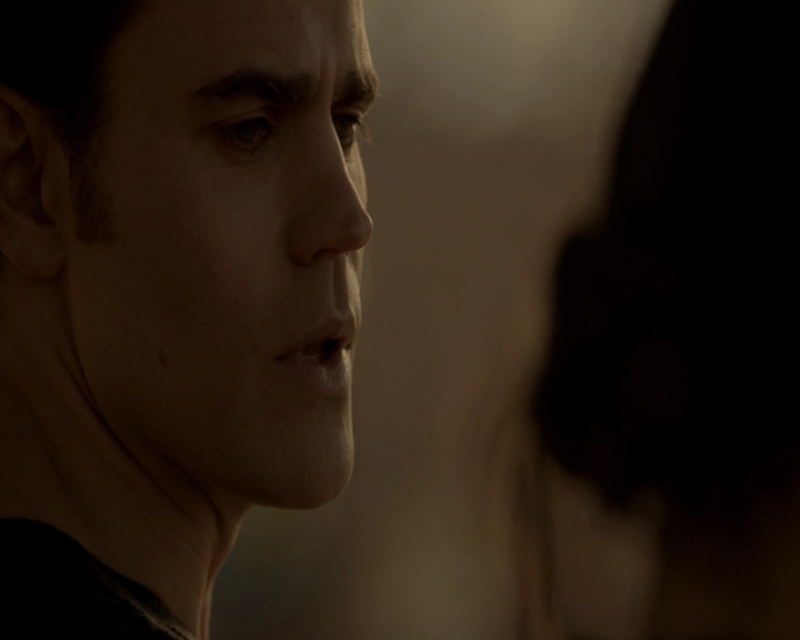 VampireDiaries-dot-nl_VampireDiaries-8x15WherePlanningAJuneWedding-deletedscenes0149.jpg