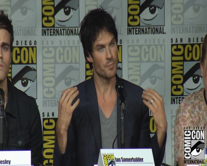 VampireDiaries-dot-nl_VampireDiaries-S8-2016Comic-ConPanel0235.jpg