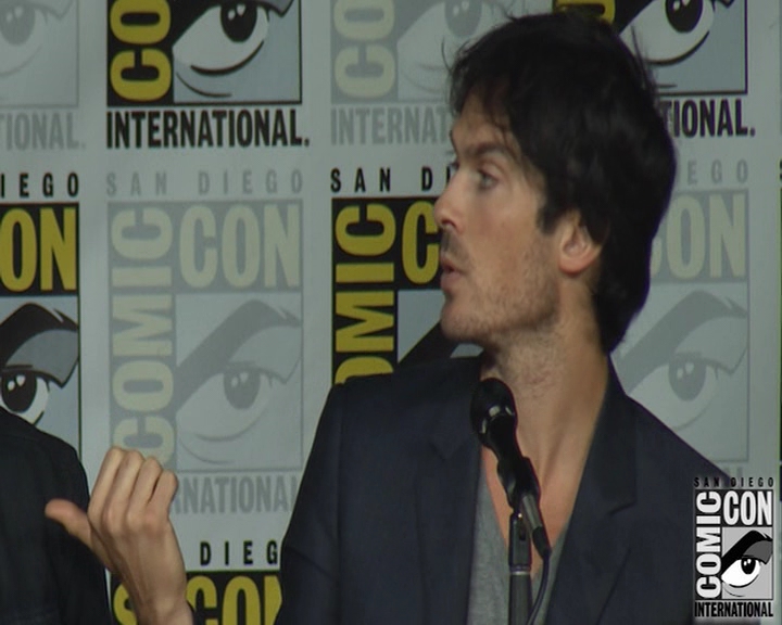 VampireDiaries-dot-nl_VampireDiaries-S8-2016Comic-ConPanel0581.jpg